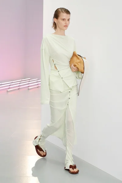 Look 12